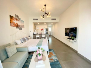 MARCO POLO - Pastel Studio with Stunning Aerial City Views